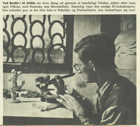 Foto af Arne Bang, der modellerer på figur. (1944). Fotocopyright: Grete Møller, Billed Bladet. 